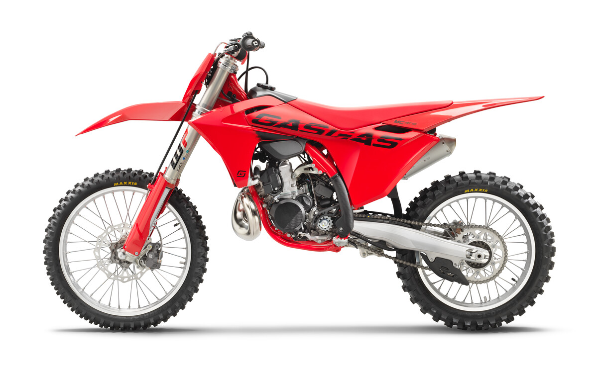 77970_Motocross _ MC 300 _ 2025 _ Studio 