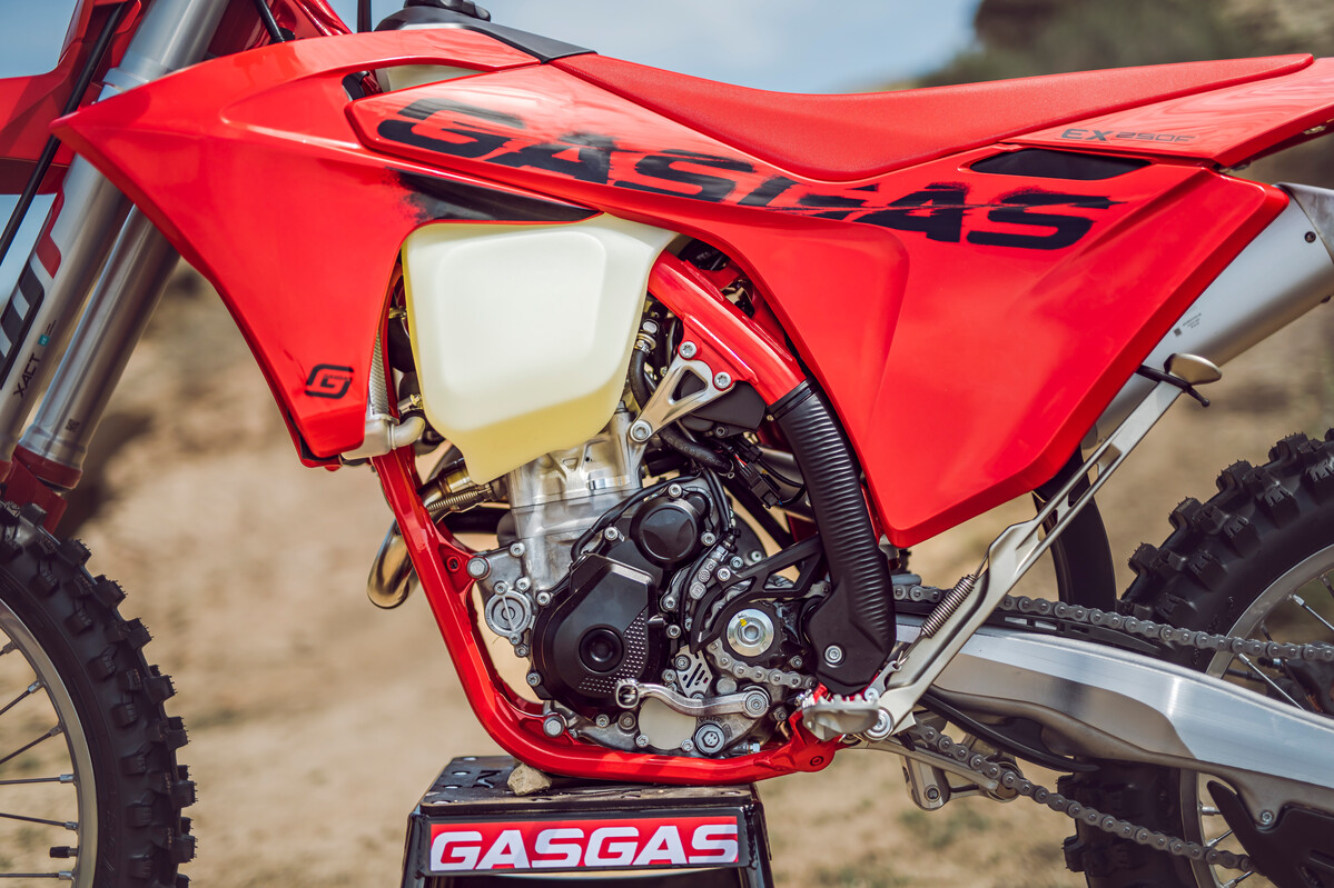 78211_Cross Country _ 4-strokes _ EX 250F _ 2025 _ Parts _ Detail