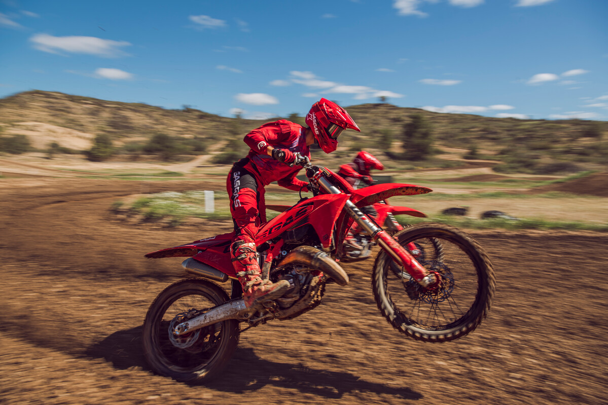 79290_Motocross _ 2 strokes _ MC 125 _ MC 150 _ 2025 _ Action