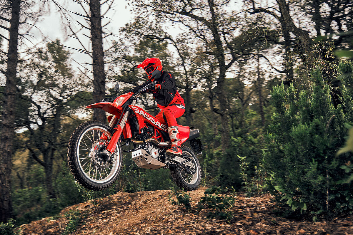 43434_Enduro _ ES 700 _ 2023 _ Action (1)
