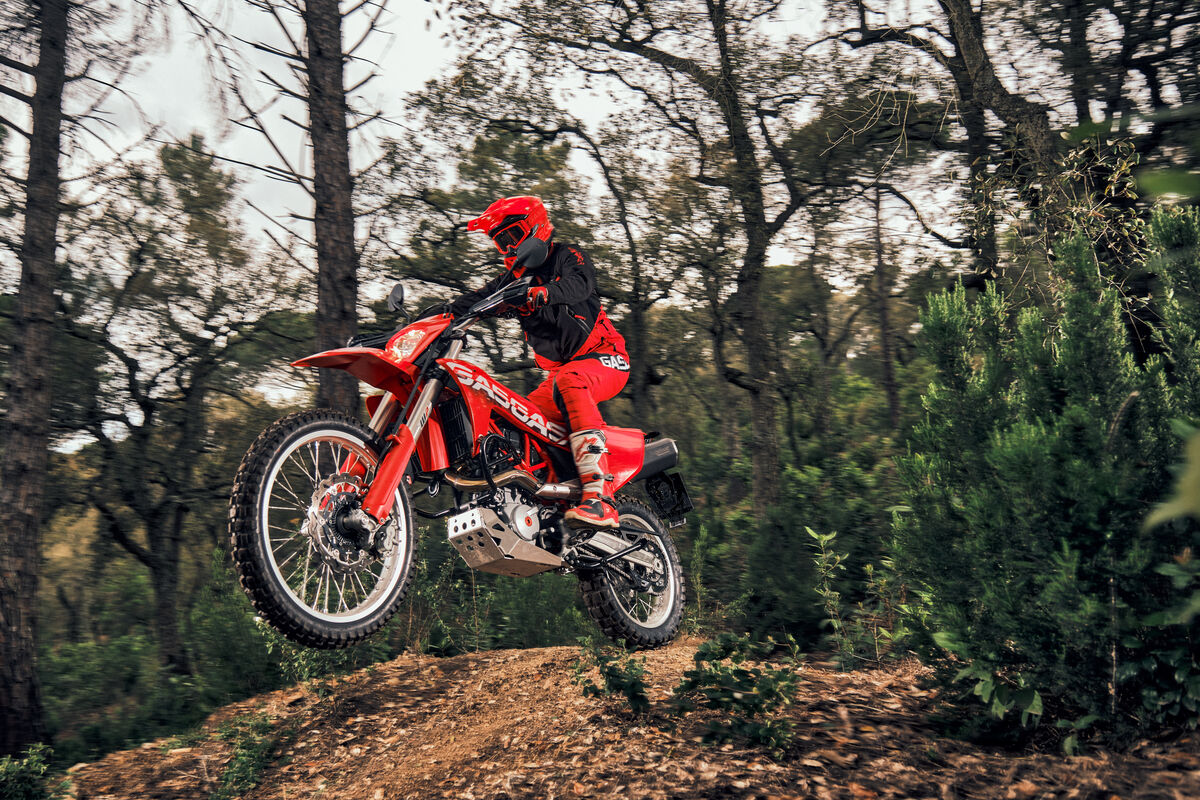 43434_Enduro _ ES 700 _ 2023 _ Action