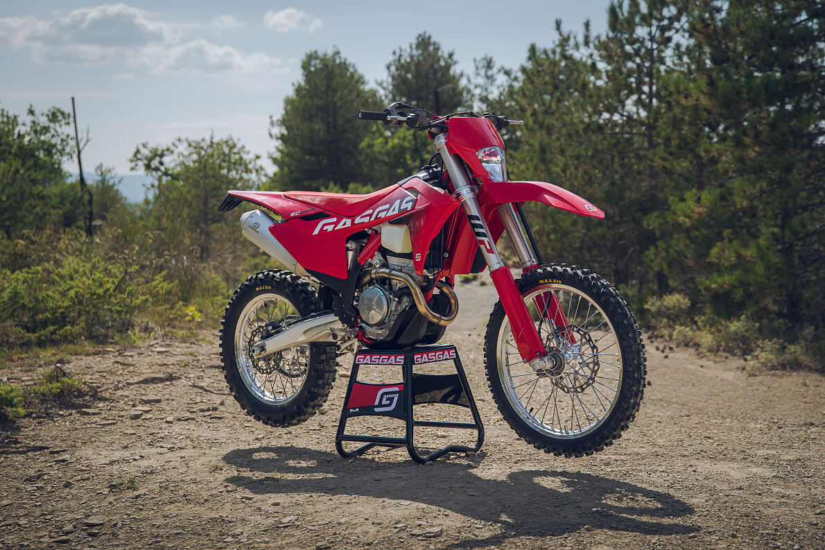 61904_Enduro _ EC 250F _ 2024 _ Static (1)