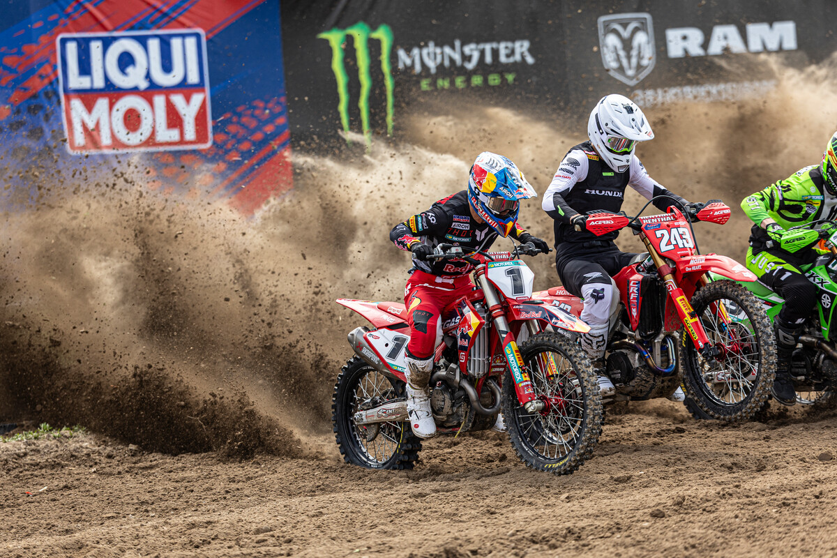 91917_Prado_16_MXGP_China_2024_JPA_22A8948