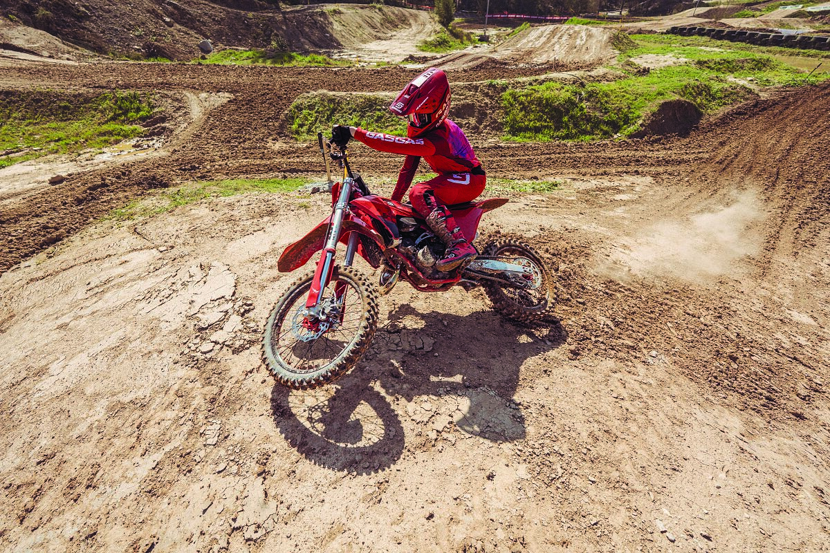 MC 125 _ Motocross _ MY26 _ Action